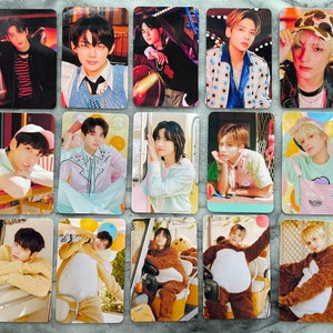 TXT Season&#39;s Greetings 2022 Theme Park Photocards