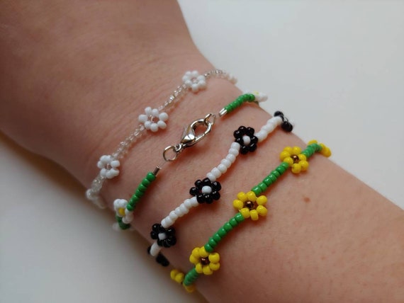 Stretch Cord Flower Seed Bead Bracelet, Daisy Chain Bracelet