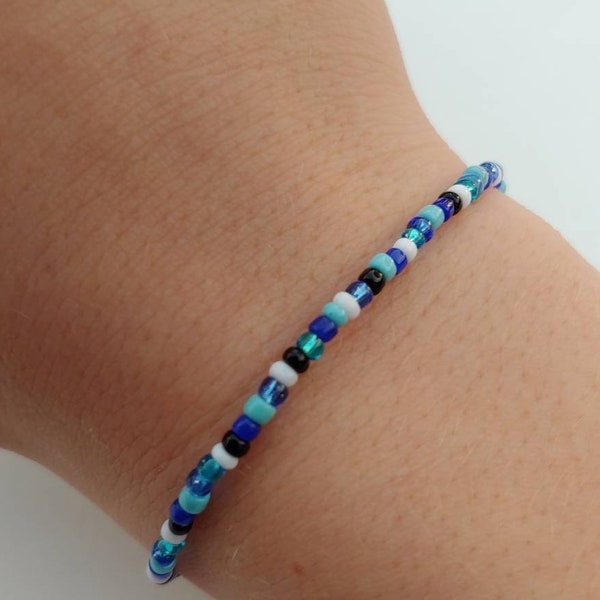 Ocean Multi Colored stretchy seed bead bracelet, stretch cord bracelet, blue jewelry, beaded bracelets, multi colored bracelets, bead jewely