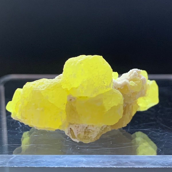 Sulphur (Sulfur) with Aragonite
