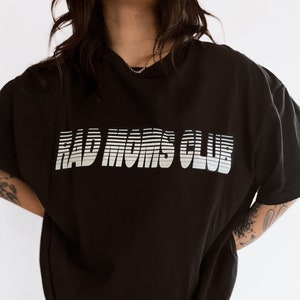 Rad Moms Club Tee, Mama tshirt, mom graphic tee, comfort colors tee, trendy mom tshirt