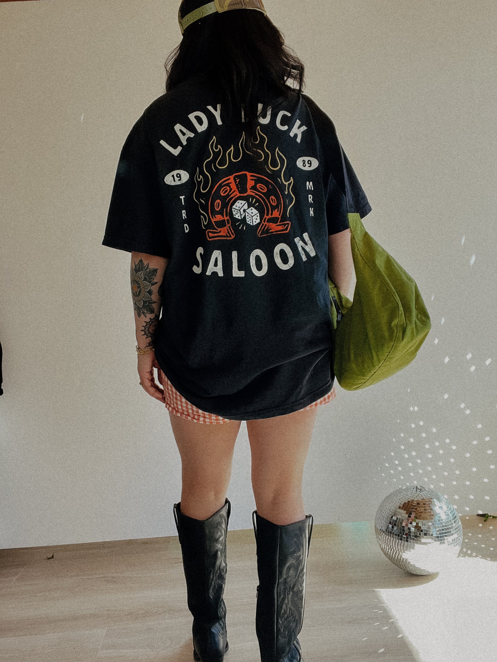 Lady Luck Saloon Tee, Vintage Inspired Trendy Aesthetic Graphic Tee ...