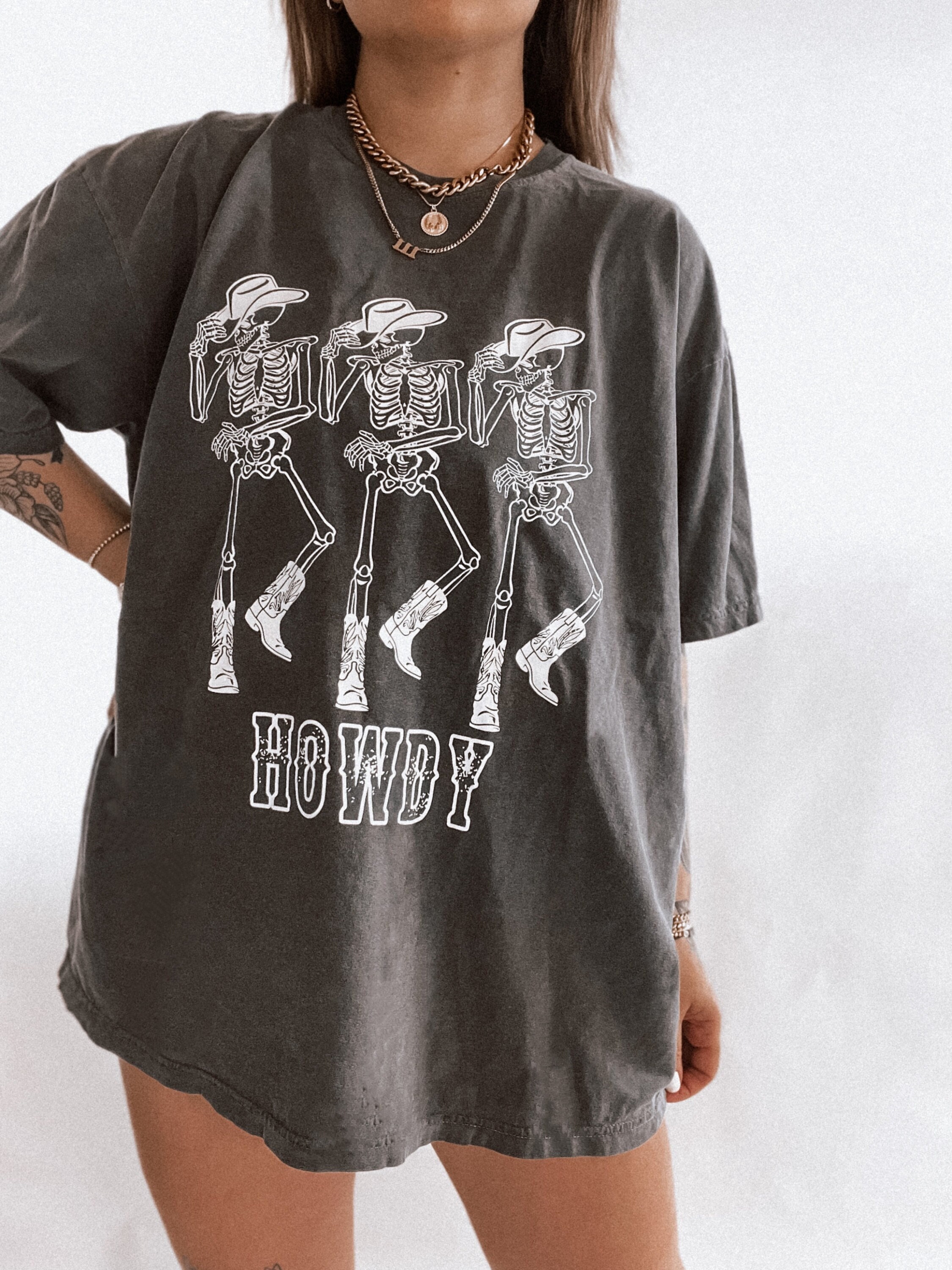 Howdy Skeleton Western Skull Bohemian Retro Vintage Comfort Colors Graphic Tee | Retro Graphic Tee | Grunge Hippie Boho Graphic Tee