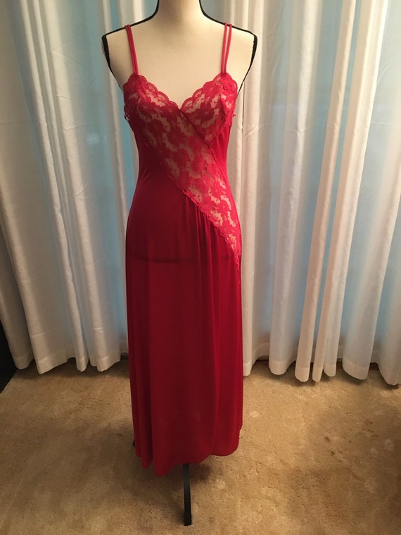 Val Mode red nightgown.