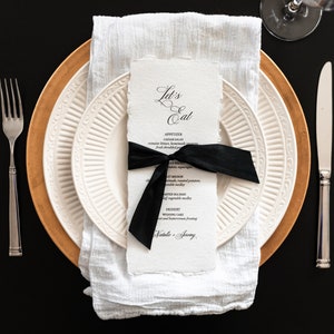 Menu de mariage (vendu par lot de 10) - Menu de papier cartonné, bords tachés - Ruban de soie teint à la main