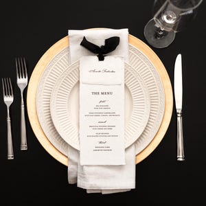 Menu de casamento Deckled Edge (vendido em conjuntos de 10) – Fita de seda desfiada – Etiqueta de nome Deckled