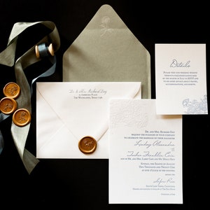 Invitación de boda tipográfica- Invitación de boda con grabado ciego- Depósito para invitación