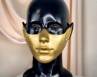 Skulpturale Gold Halbgesichtsmaske, Matte Chrom futuristische Rüstung, Avantgarde Cosplay tragbare Kunst