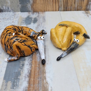 HECHO A PEDIDO Linda figura de galgo / donut de galgo / lindo galgo de arcilla / miniatura de galgo / figura de perro de arcilla / pisapapeles
