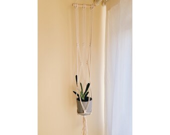 Wall Macramé Plant Hanger on Wooden Dowel, Minimalist Boho Indoor Plant Holder Home Wall Décor Hangings Gift