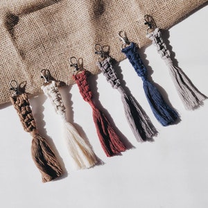 Makramee Schlüsselanhänger, Auto Anhänger, Diffusor für ätherische Öle, Baumwolle Trendy Boho Tasche Geldbörse Rucksack Brieftasche Accessoire Ornament Dekor süßes einzigartiges Geschenk
