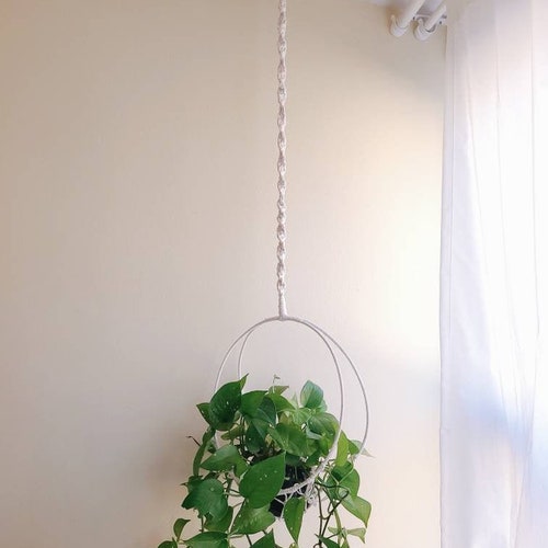 Minimalist Metal Ring Macrame Air Plant Hanger, Indoor Plant Holder