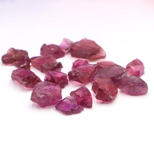 26.70 Ct Natural Rhodolite Garnet Rough Lot: Jewelry Making Gemstone