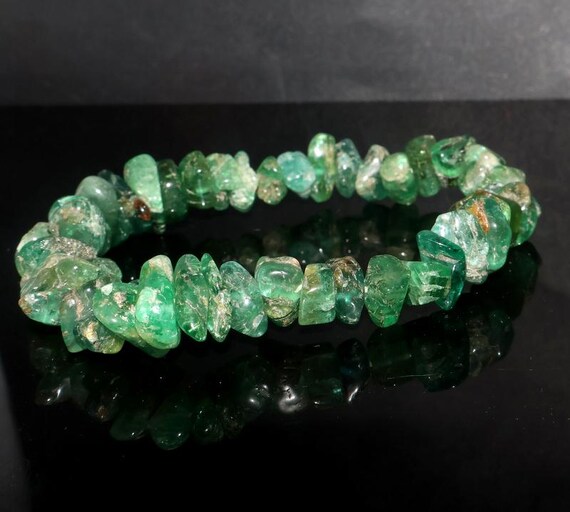 Bracciale con pepita di smeraldo naturale: gioielli dell'amicizia