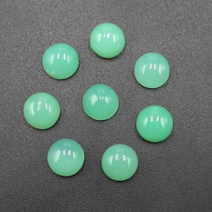 Natural Chrysoprase Cabochon Lot: 8 Round Gemstones, 18.25 Ct
