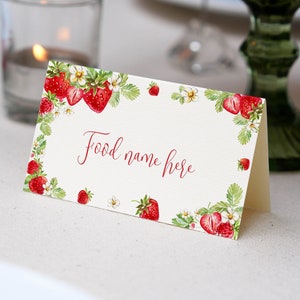 Carte de tente de nourriture de fête d'anniversaire de fraise MODIFIABLE, carte de nom de nourriture d'anniversaire doux de baies, décoration de 1er anniversaire de fraise, téléchargement immédiat S009