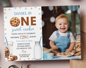 BEWERKBARE melk en koekjes eerste foto verjaardagsuitnodiging, jongen 1e verjaardagsfeestje, één zoet koekje afdrukbare verjaardagskaart. C010