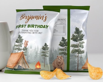 BEWERKBARE Little Camper eerste verjaardag Chip Bags, Camping Birthday Party Snack Bags, Woodland Birthday Party Gunsten, Instant Download C006