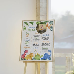 Puede incluir: Un gr&aacute;fico de primer cumplea&ntilde;os imprimible para un ni&ntilde;o llamado Henry. El gr&aacute;fico presenta una foto del ni&ntilde;o, un tema de dinosaurio y enumera su edad, peso, alimentos favoritos, canciones y juguetes.
