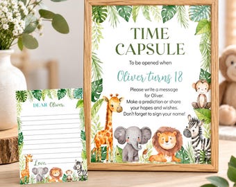 Könnte beinhalten: Ein Holzrahmen-Schild und eine passende Karte mit Aquarell-Dschungeltieren wie Giraffe, Elefant, Löwe, Affe und Zebra. Das Schild trägt die Aufschrift TIME CAPSULE To be opened when Oliver turns 18. Bitte schreiben Sie eine Nachricht.