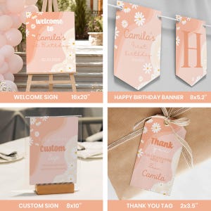 K&ouml;nnte beinhalten: Eine Sammlung von Partydekorationen mit G&auml;nsebl&uuml;mchen-Motiv. Enth&auml;lt ein Willkommensschild, ein Banner, ein individuelles Schild und Dankesch&ouml;n-Etiketten. Die Schilder haben einen pfirsichfarbenen Hintergrund mit wei&szlig;en G&auml;nsebl&uuml;mchen-Akzenten und Text.