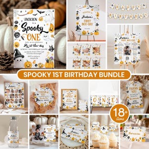 Può includere: Un set per il primo compleanno a tema Halloween che include inviti, striscioni, cartelli con traguardi, etichette di ringraziamento e decorazioni per cupcake, tutti illustrati con fantasmi, zucche e pipistrelli in arancione e nero.