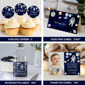 Pu&ograve; includere: Un set di articoli per feste a tema spaziale con sfondi blu scuro, pianeti, stelle e astronauti. Include decorazioni circolari per cupcake, un segnaposto per cibo, un'etichetta per bottiglia d'acqua e un biglietto di ringraziamento con testo.