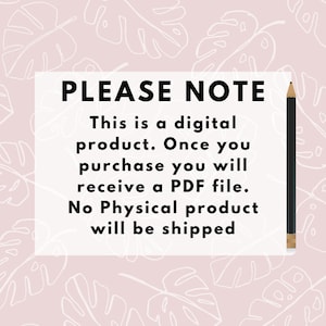 Op de afbeelding: Een digitale productkennisgeving op een roze achtergrond met witte bladeren. De tekst luidt "LET OP" gevolgd door informatie over het ontvangen van een PDF-bestand en dat er geen fysiek product wordt verzonden. Een zwart potlood staat rechts.