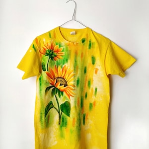 Hand painted yellow cotton t-shirt with sunflower