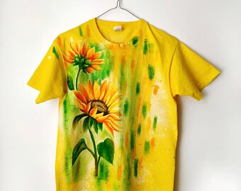 Hand painted yellow cotton t-shirt with sunflower