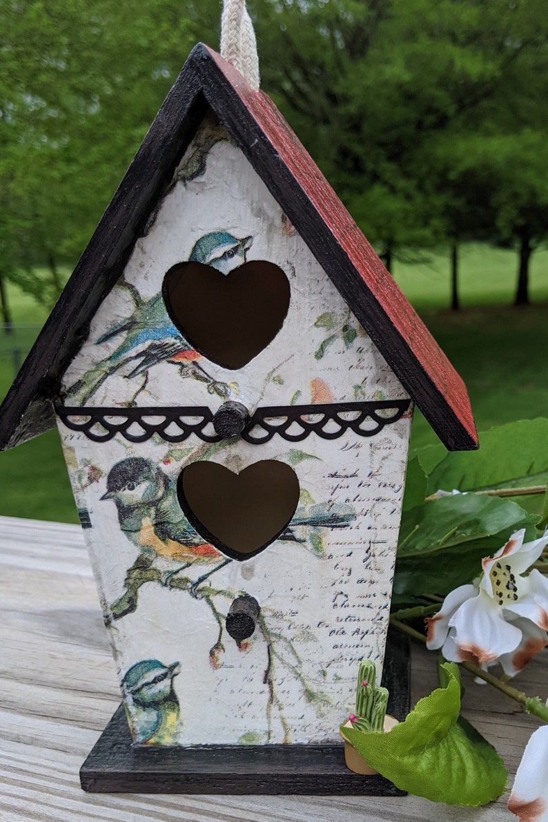 Decoupage Birdhouse with cute Chickadees two opening in the Etsy.de