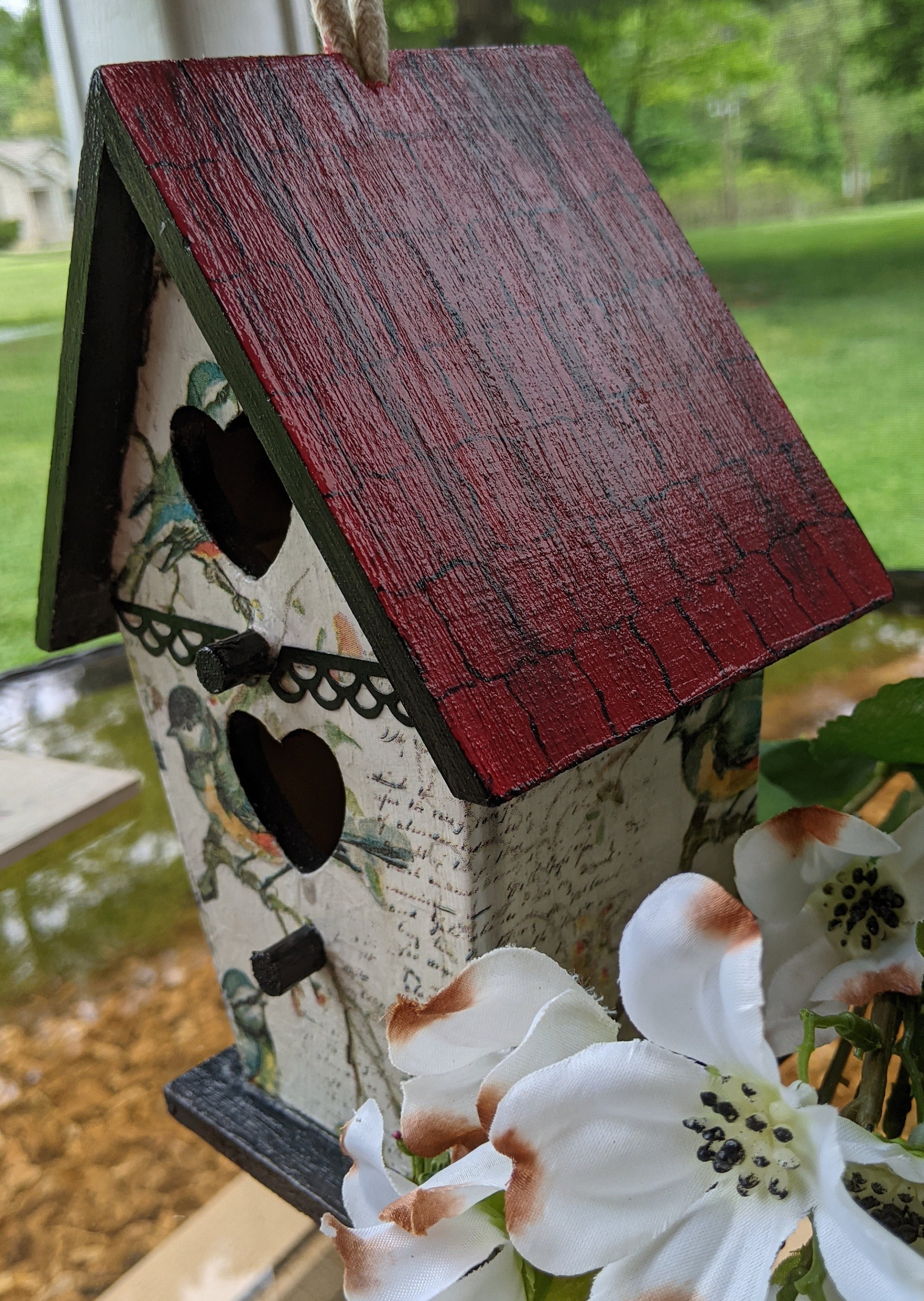 Decoupage Birdhouse with cute Chickadees two opening in the Etsy.de