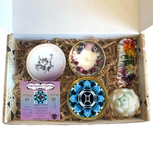 Gemini Gift Set, Spa Package Bundle, Birthday Gift, Bath Bomb, Candle, Sage Smudge, Soap, Christmas Gift