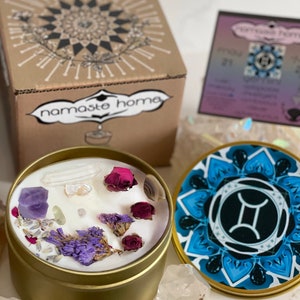 Gemini Kristallkerze: Handgefertigte Sojawachskerze mit Rosenblätter