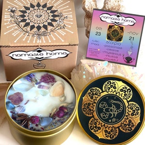 Candela zodiacale Scorpione: candela di soia infusa con rosa, lavanda e cristalli