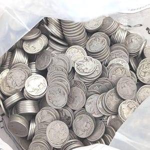 Vintage Buffalo Nickel Coin Lot: Partial Dates, Mint Marks - Collectible Set for Crafting & Numismatics