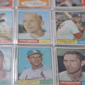 Lotto di 10 carte da baseball vintage del 1961, riceverai 10 carte Fleer dalla mia collezione, regali per gli appassionati di sport