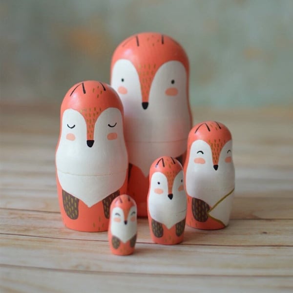 Matryoshka Jouets de nidification en bois pour enfants Fox empilant des poupées Jouets en bois faits à la main Jouets pour enfants Jouets en bois Décoration de pépinière Matryoshka Poupées empilables