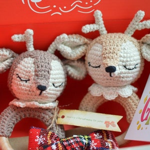 Zwillinge Baby Geschenk Häkelrassel Hirsch Zwillinge Baby Geschenkset, Geschenke für Zwillingsmütter, Schwangerschaftsankündigung für Zwillinge Zwillinge Babyparty Zwillinge Mädchen Weihnachten