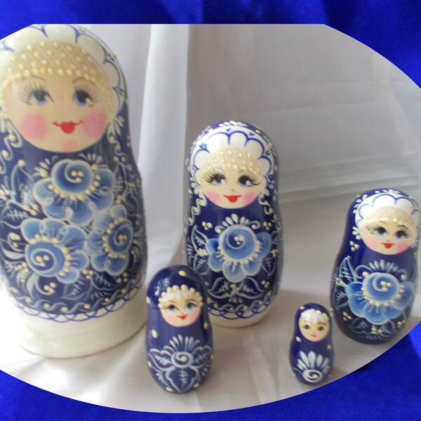 Matrioshka russe, 5 poupées gigognes bleues, matruska babushka mamuska en bois, cadeau de Noël pour maman, grand-mère.