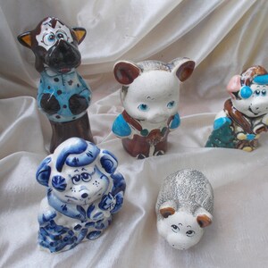 Céramique trois petits cochons loup figurines collection de Noël poterie naturelle sac cadeau russe Gzhel porcelaine image 2
