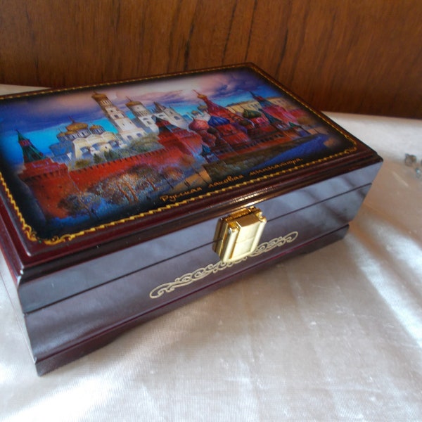 Jewelry   bijou box Kremlin Saint Basil’s Cathedral   Russian lacquer miniature art Palekh  Fedoskino Kholuy traditions mirror gift.