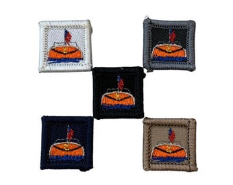 Parche bordado de 1 pulgada: Barco, bandera y océano. Hecho en EE. UU.