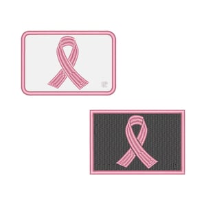 Puede incluir: Dos parches bordados con un lazo rosa, símbolo de la concienciación sobre el cáncer de mama. Un parche tiene un lazo rosa sobre fondo blanco, el otro sobre fondo negro. Ambos tienen un borde rosa.