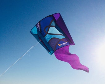 Einleinerdrache für Kids, Taschendrache, pocket kite, purple blue green orange single line kite, outdoor toy, mosaic design, Kinderdrache