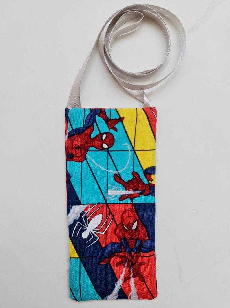 Reversible Hickman Line Pouch Superheroes image 3