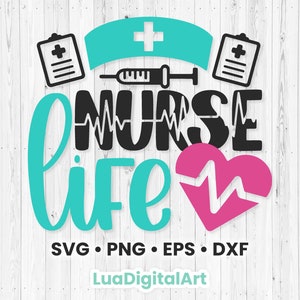 Könnte beinhalten: Ein blaugrünes und schwarzes Grafikdesign mit dem Text "NURSE life" und einem rosa Herz mit einer Herzschlaglinie. Das Design enthält auch eine blaugrüne Krankenschwestermütze mit einem weißen Kreuz, eine Spritze und zwei weiße Clipboards mit roten Kreuzen.