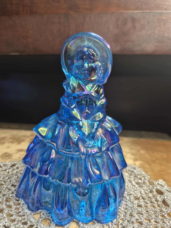 ブルークリスタルミニチュアカクテルオブジェ Vintage Blue Carnival Glass Figurine - 'southern Belle' by Wheaton