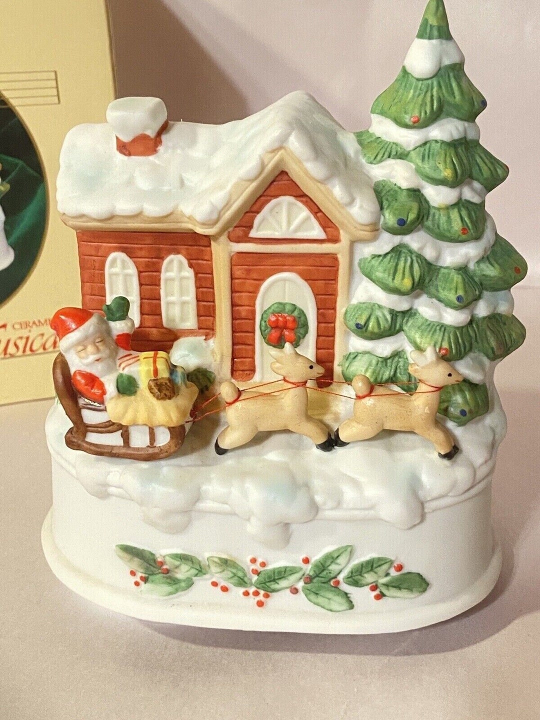 Vintage Christmas Music Box Traditional 'here Comes Santa Claus