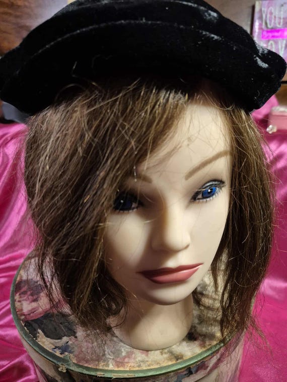 Vintage Hats - Black Velvet Calot or Juliet Hat, … - image 4